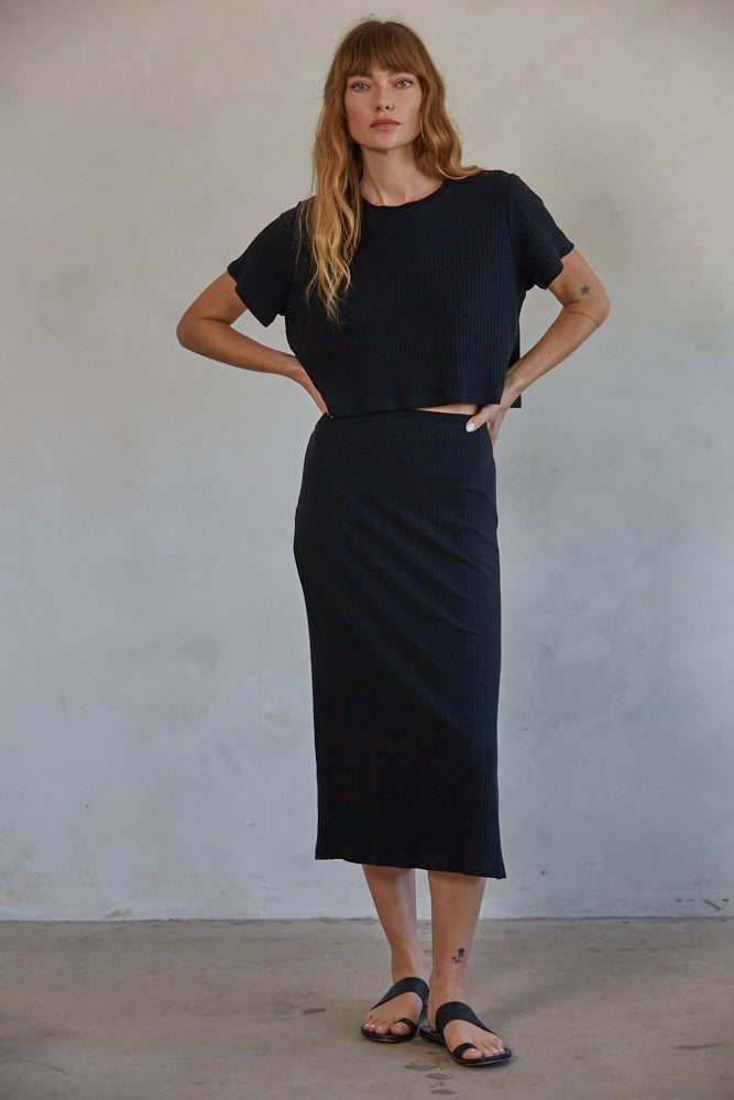 ESSENTIAL RIBBED SKIRT