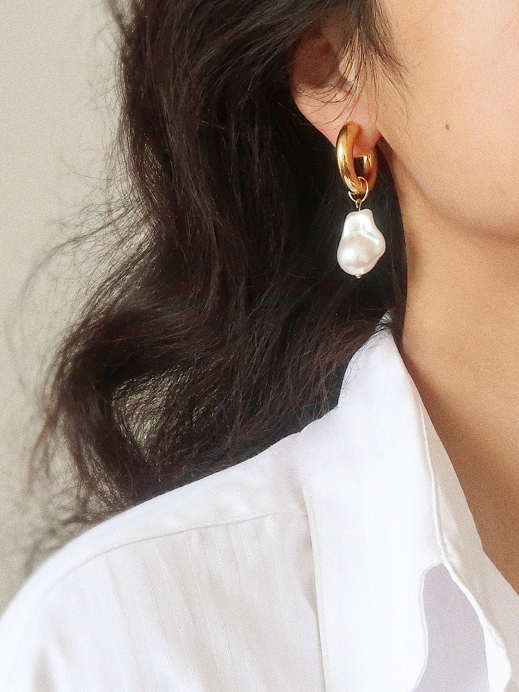 STATEMENT PEARL EARRINGS