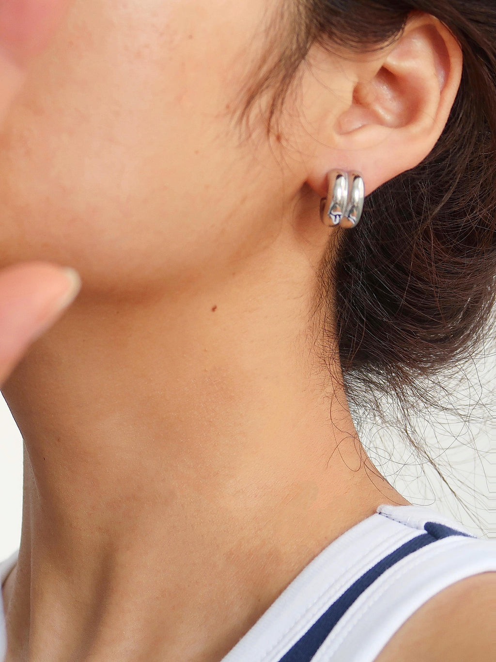 DOUBLE C HOOP EARRINGS - SILVER