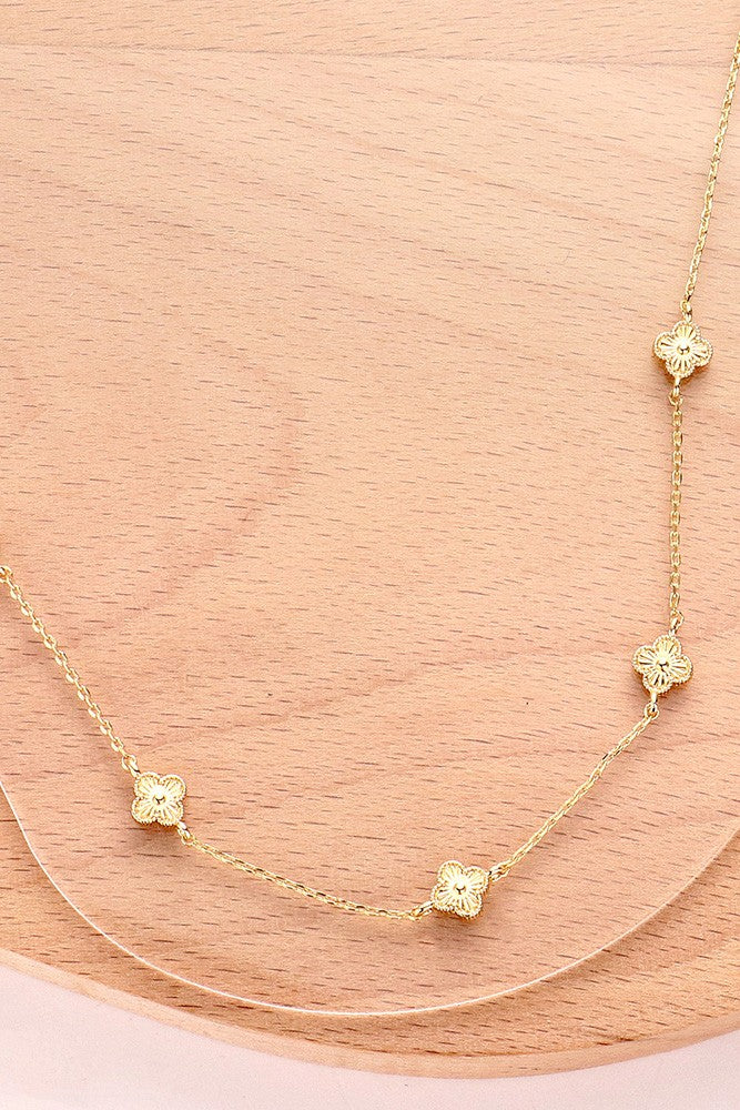 DAINTY CLOVER NECKLACE