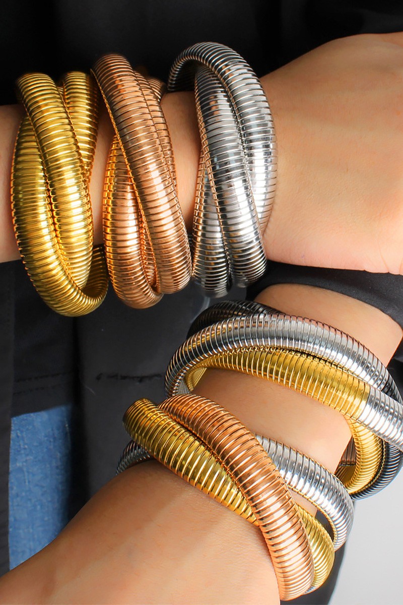 GOLD THREE LAYER BANGLE