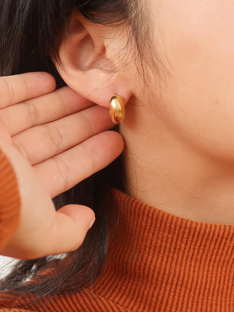 18K CLASSIC SMALL HOOP EARRINGS