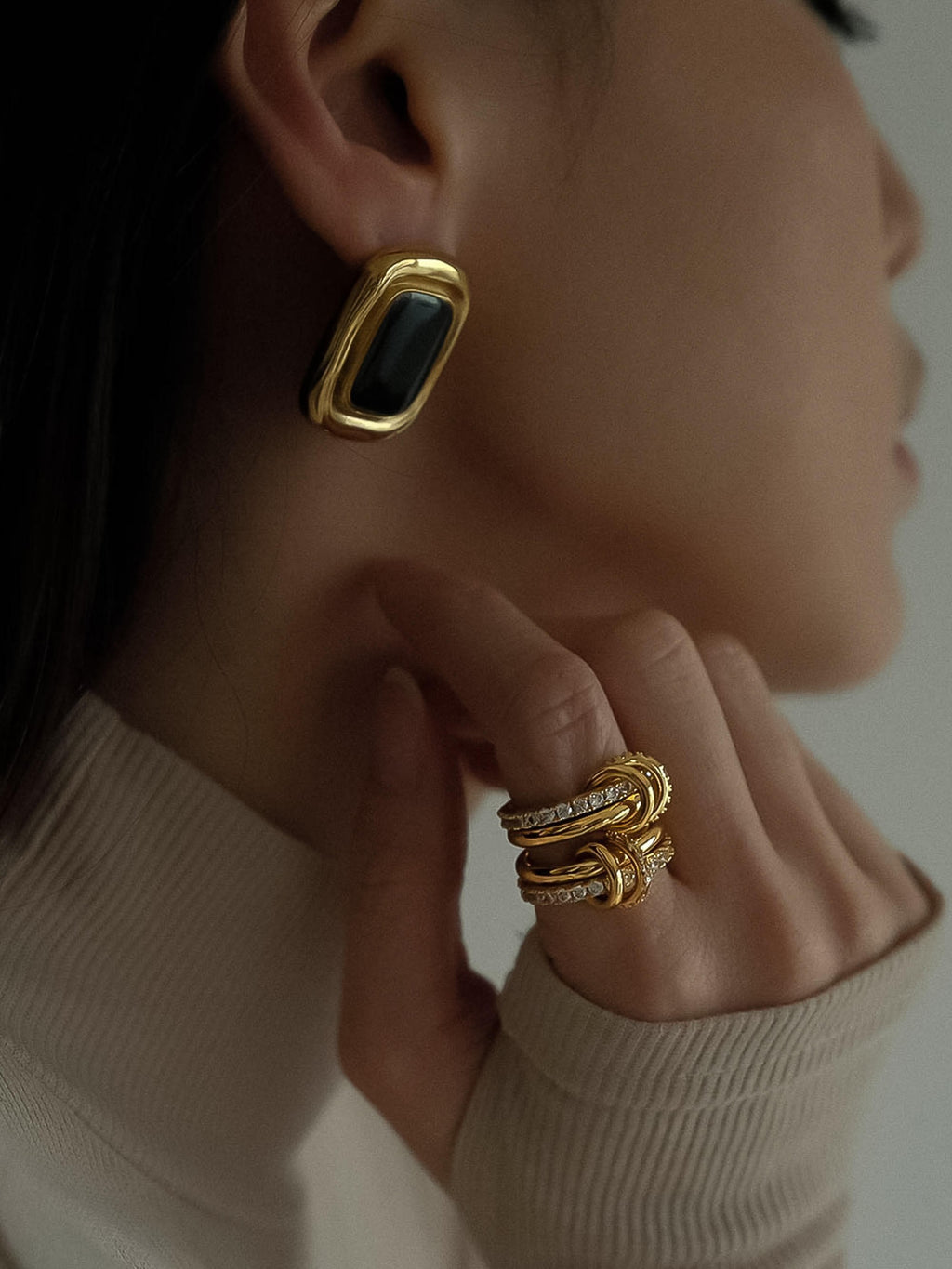 18K CLASSIC SQUARE STONE EARRINGS