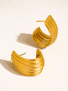 18k GOLD RIBBED HOOPED EARRINGS